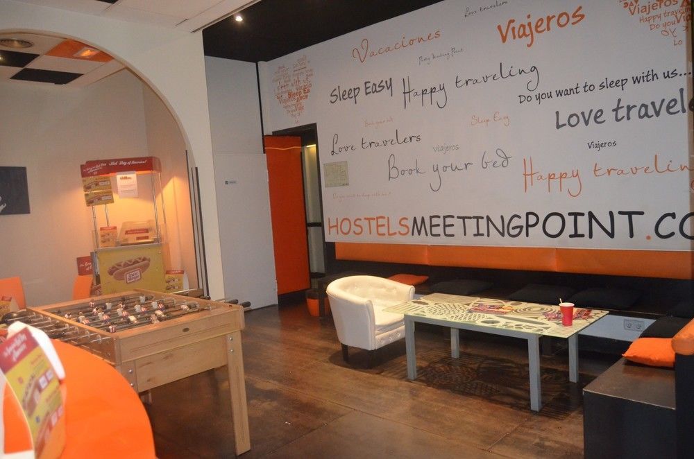 Hostels Meetingpoint Madrid Exterior foto