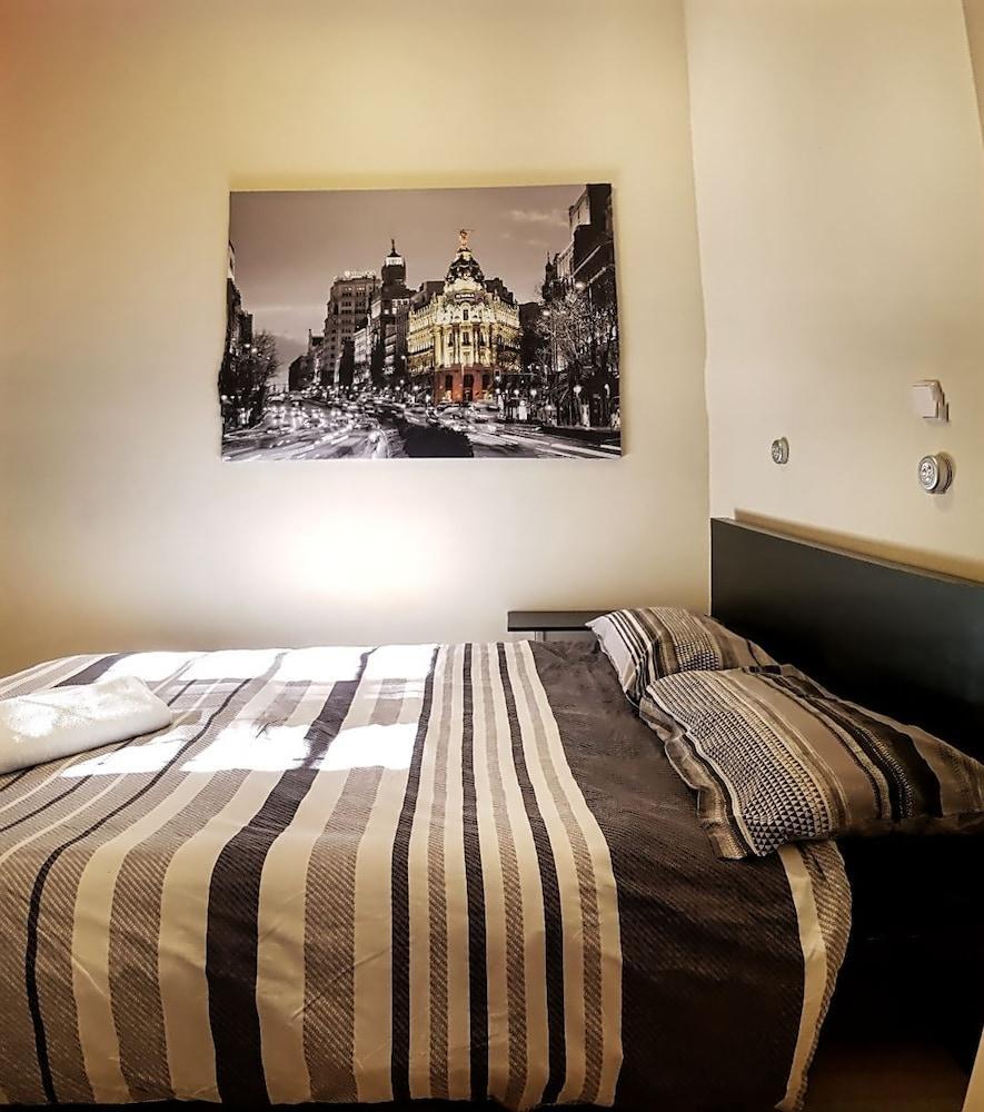 Hostels Meetingpoint Madrid Exterior foto