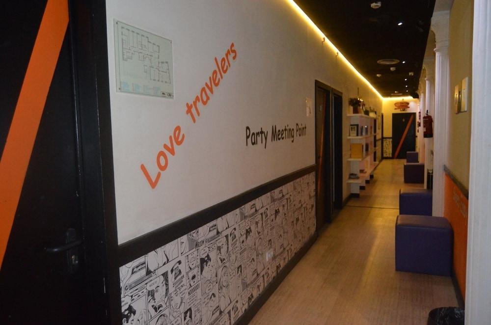 Hostels Meetingpoint Madrid Exterior foto